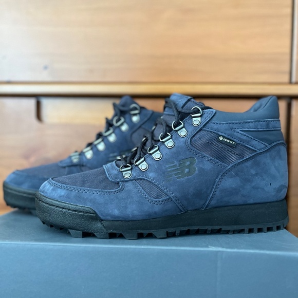 New Balance Rainier GTX Eclipse 8.5US - Picture 1 of 7